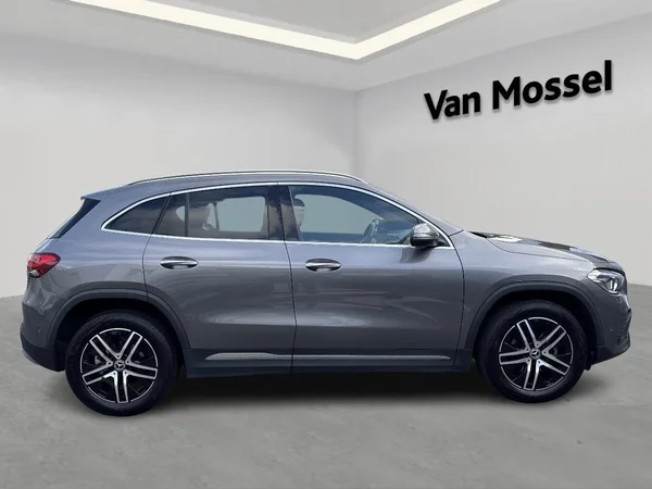 Mercedes-Benz GLA (2022) — foto 22 van 26