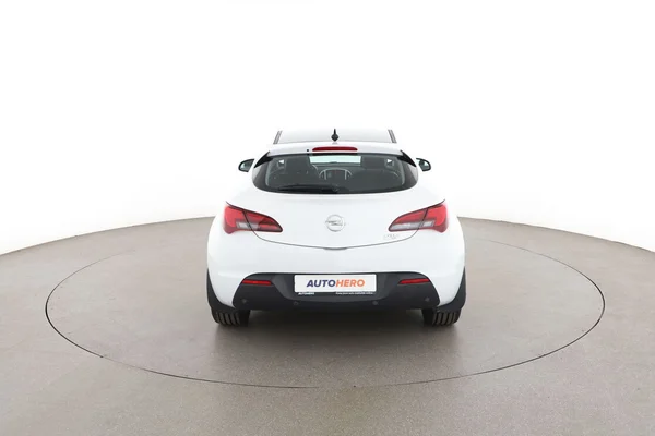 Opel Astra (2016) — foto 11 van 16