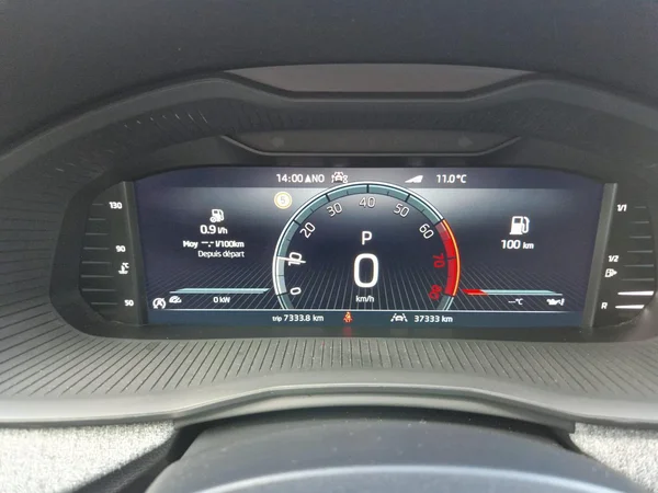 SKODA Kamiq (2024) — foto 7 van 27