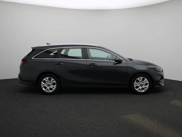 Kia cee'd (2024) — foto 5 van 19