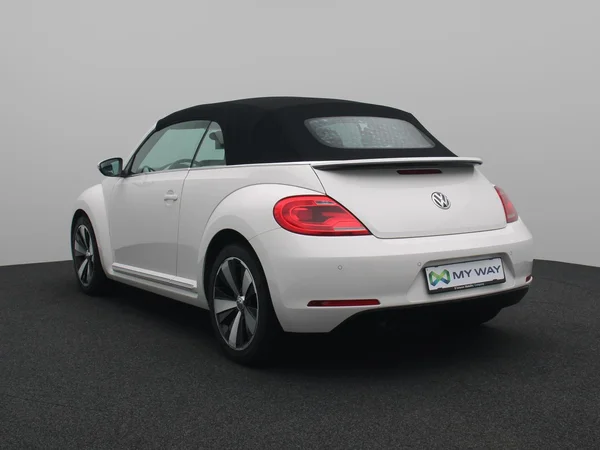 VOLKSWAGEN Beetle Cabriolet (2014) — foto 10 van 17