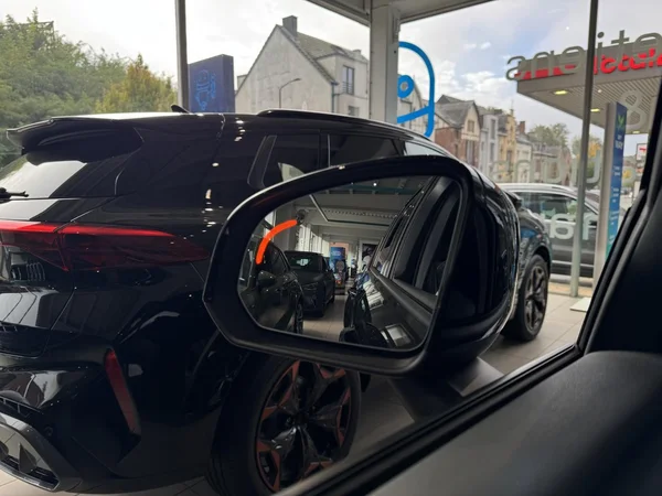 VOLVO XC40 (2025) — foto 10 van 18