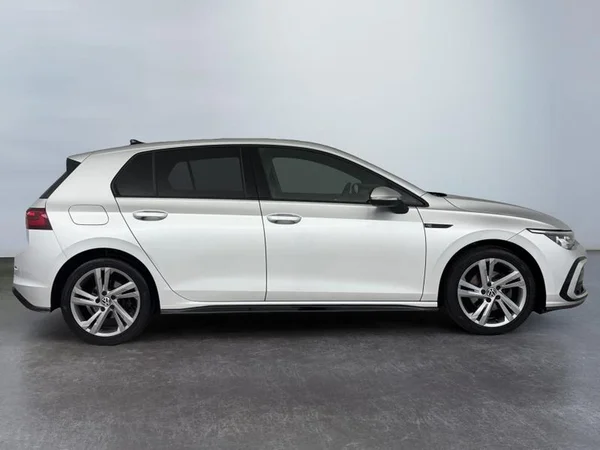 VOLKSWAGEN Golf VIII Dsl (2023) — foto 18 van 23
