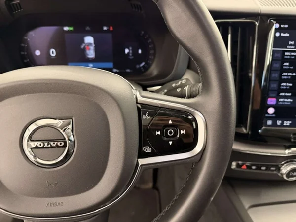 Volvo XC60 (2024) — foto 13 van 21