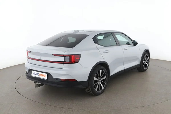 Polestar 2 (2022) — foto 12 van 16