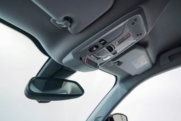 Peugeot E-2008 (2022) — foto 21 van 56