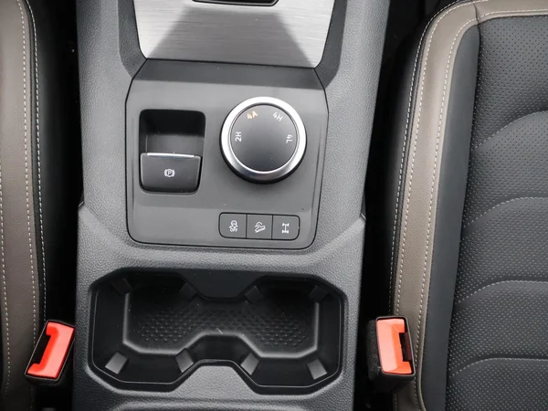 VOLKSWAGEN Amarok Double Cab Dsl (2026) — foto 7 van 27