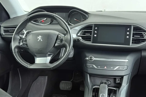 Peugeot 308 SW (2020) — foto 6 van 32
