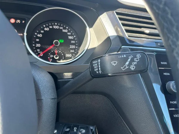VOLKSWAGEN Tiguan (2023) — foto 20 van 31