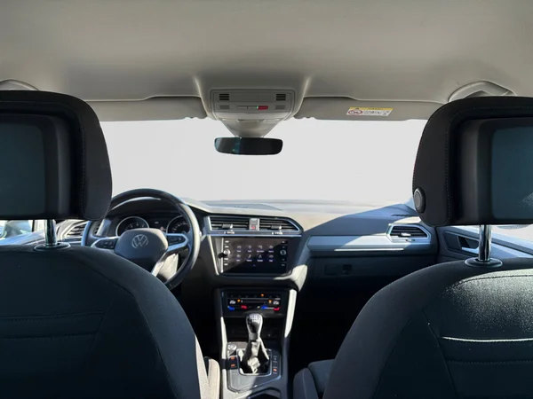 VOLKSWAGEN Tiguan (2022) — foto 10 van 23
