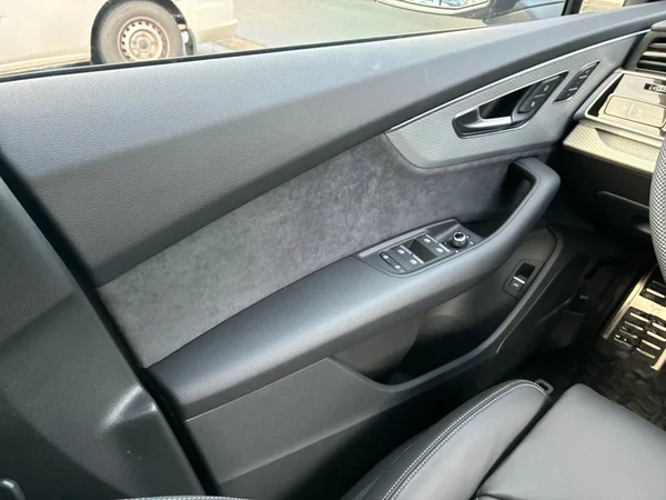 AUDI Q7 (2025) — foto 8 van 23