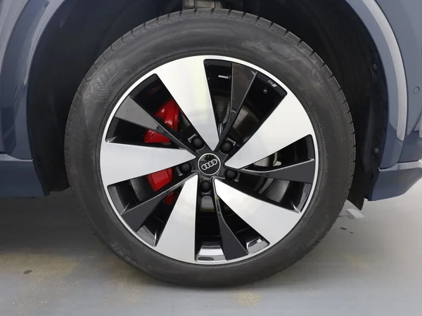 AUDI Q6 e-tron (2024) — foto 17 van 20