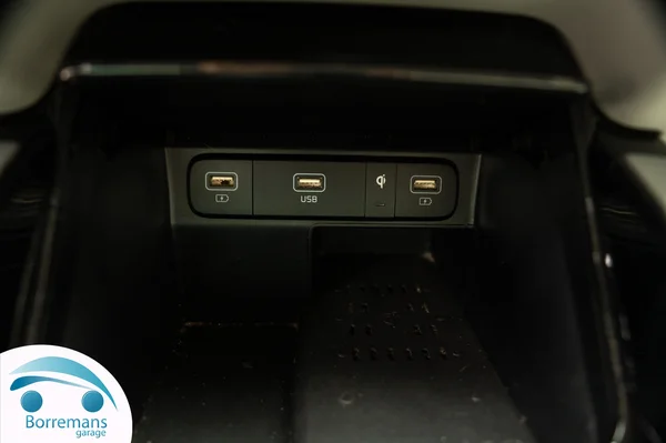 Kia Sorento (2021) — foto 87 van 131