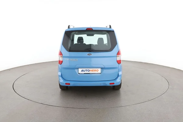 Ford Tourneo (2017) — foto 11 van 16