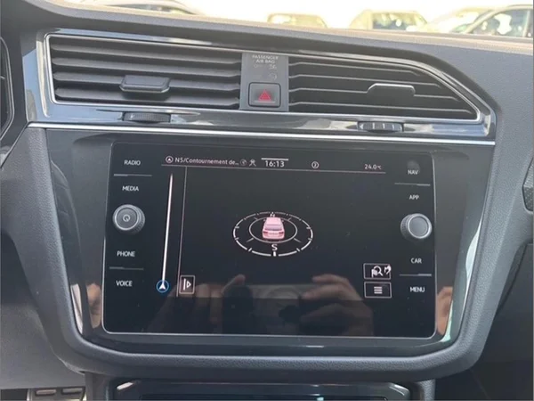 VOLKSWAGEN Tiguan Dsl (2020) — foto 15 van 22