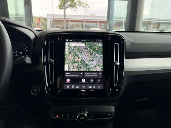Volvo XC40 (2025) — foto 8 van 22