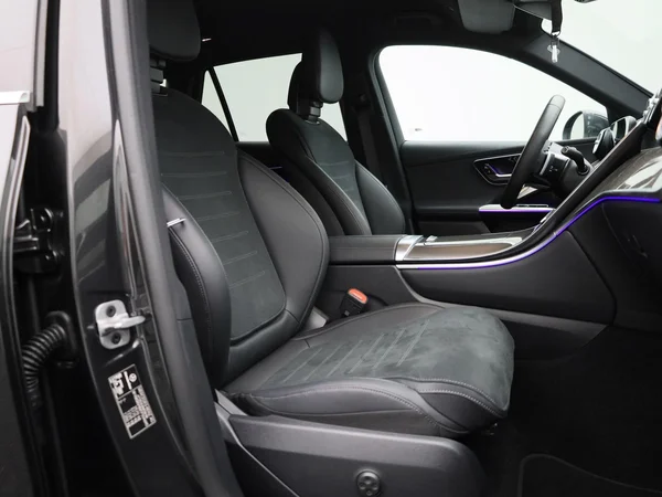 Mercedes-Benz GLC (2025) — foto 35 van 48