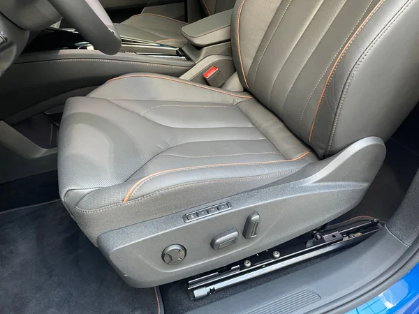 SKODA Enyaq Coupé (2025) — foto 19 van 19