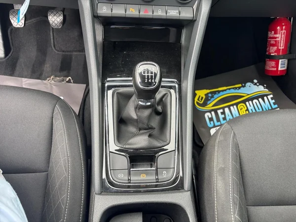 SKODA Karoq (2018) — foto 19 van 21