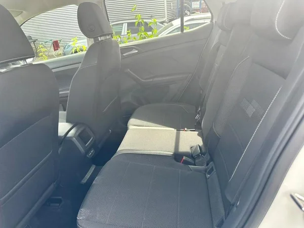 VOLKSWAGEN T-Cross (2023) — foto 10 van 28