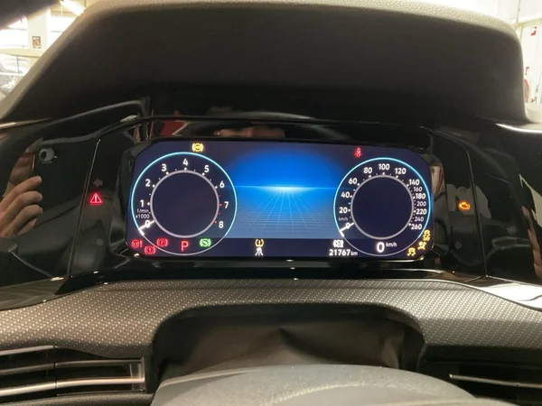 VOLKSWAGEN Golf VIII (2023) — foto 5 van 21