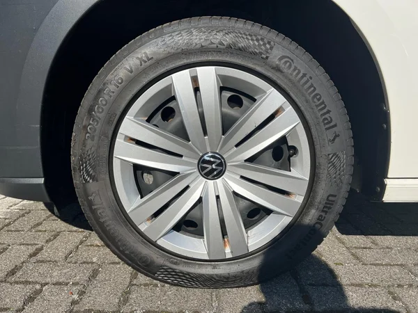 VOLKSWAGEN Caddy Maxi Cargo Dsl (2024) — foto 8 van 23