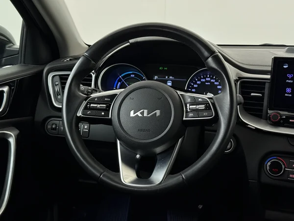 KIA Cee'd (2022) — foto 14 van 30