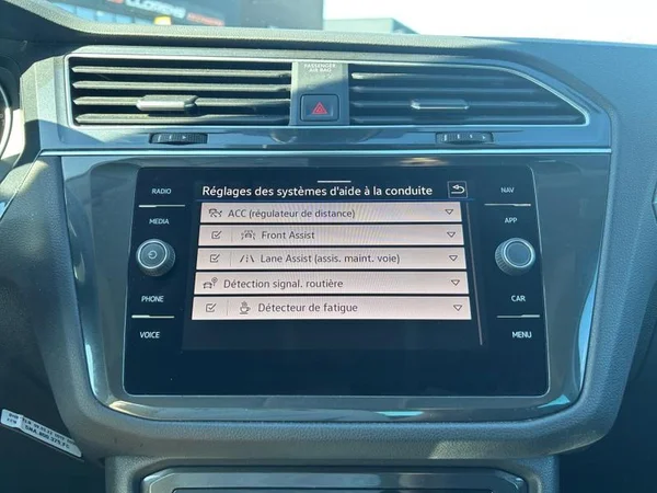 VOLKSWAGEN Tiguan (2023) — foto 10 van 31
