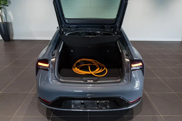 Toyota Prius (2024) — foto 4 van 37