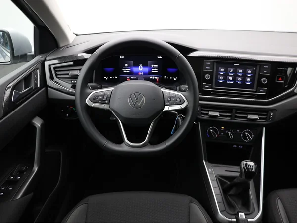 VOLKSWAGEN Polo (2022) — foto 4 van 19