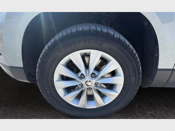 Skoda KAROQ (2018) — foto 22 van 29