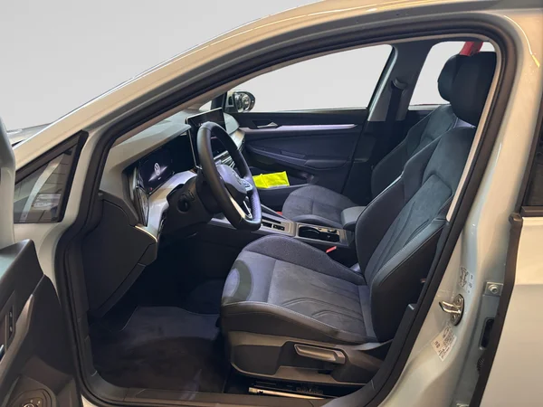 VOLKSWAGEN Golf VIII (2025) — foto 15 van 24