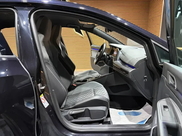 Volkswagen Golf (2022) — foto 15 van 29
