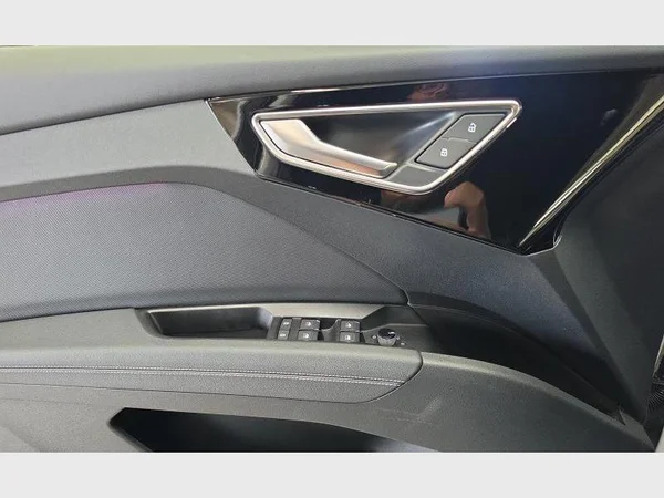 Audi Q4 Sportback e-tron (2023) — foto 22 van 35