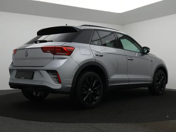 VOLKSWAGEN T-Roc (2023) — foto 4 van 24