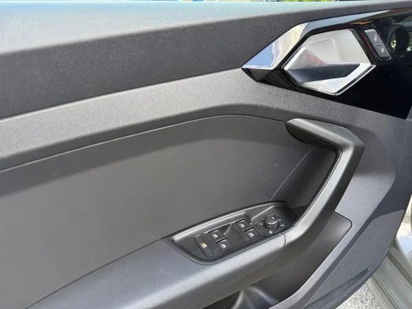 AUDI A1 Sportback (2023) — foto 6 van 16