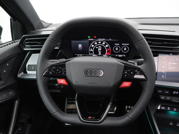 AUDI RS3 Sportback (2025) — foto 4 van 31