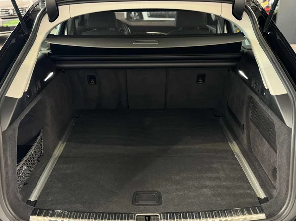 Audi A6 Avant (2019) — foto 9 van 17