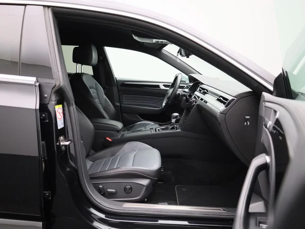 Volkswagen Arteon (2022) — foto 36 van 49
