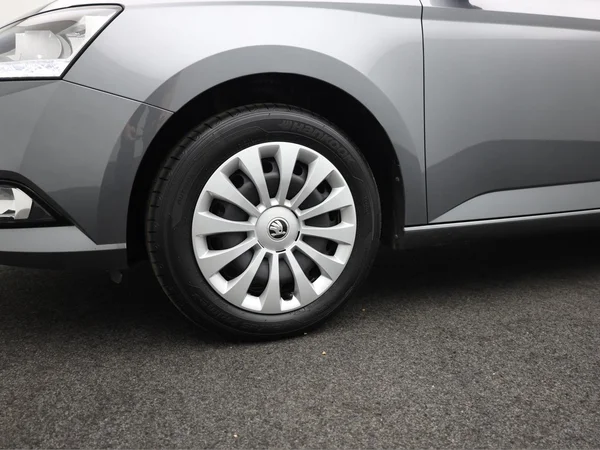 SKODA Fabia Combi (2023) — foto 3 van 18