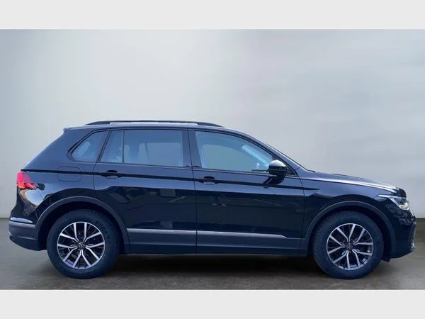 VOLKSWAGEN Tiguan (2022) — foto 27 van 28