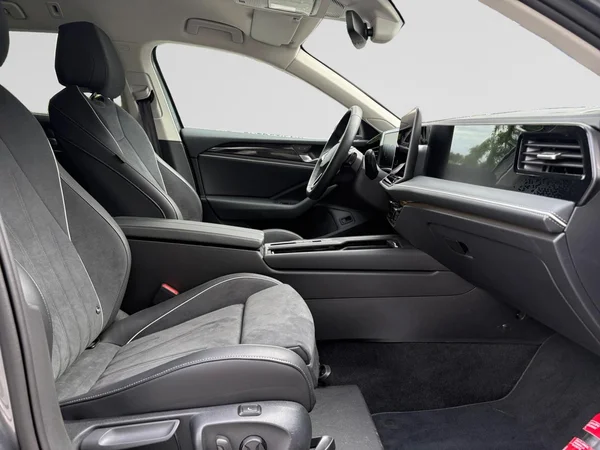 VOLKSWAGEN Passat SW (2025) — foto 8 van 24