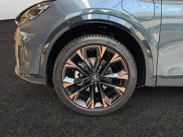 CUPRA Formentor e-Hybrid (PHEV) (2025) — foto 4 van 16