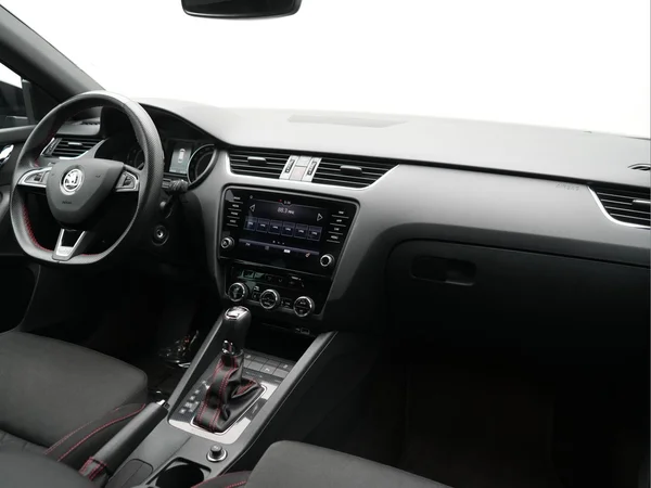 SKODA Octavia SW RS (2018) — foto 8 van 29
