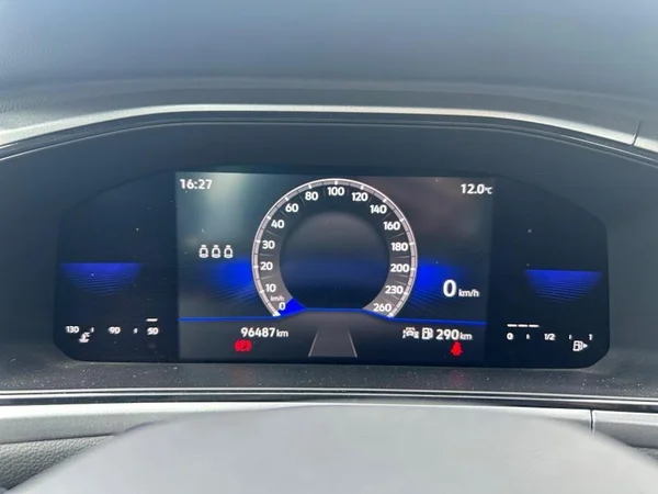 VOLKSWAGEN T-Roc (2022) — foto 5 van 31