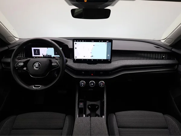 SKODA Superb Combi (2025) — foto 22 van 23