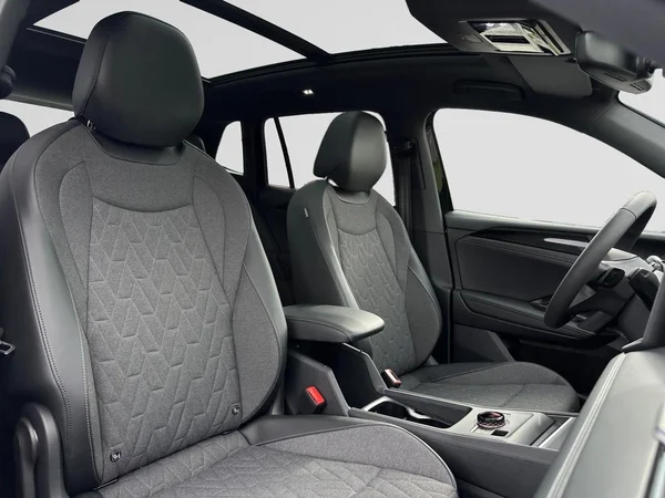 VOLKSWAGEN Tiguan (2026) — foto 10 van 16