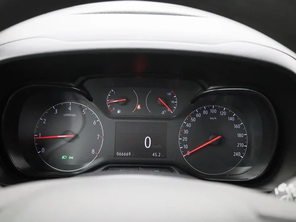 Opel Combo (2022) — foto 2 van 39