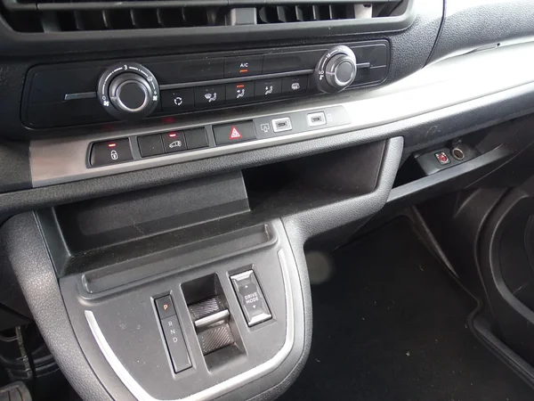Opel Vivaro (2024) — foto 21 van 33