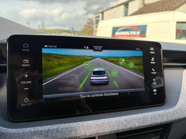 SKODA Kamiq (2025) — foto 9 van 19